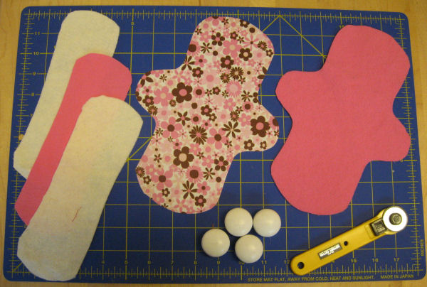 Homemade Cloth Pads - Free Cloth Pads Pattern - Mama Cloth